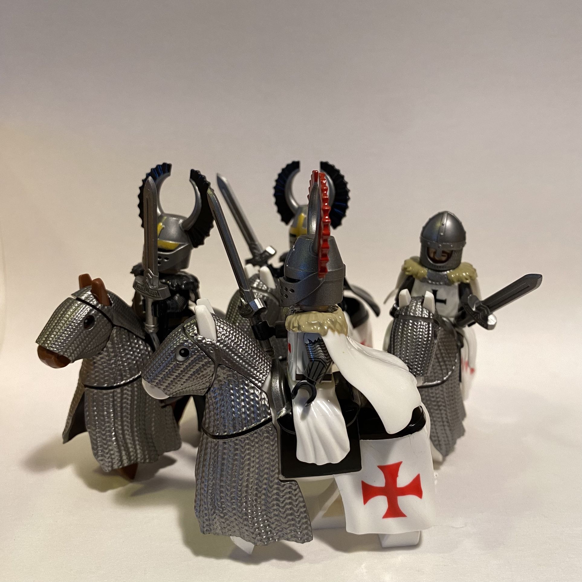 8 Minifigures Knights and Horses | New Custom Lego Compatible set