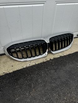 BMW 330xi OEM grille
