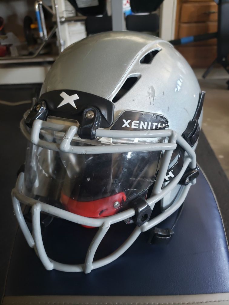 Xenith Epic Football Helmet - Youth Medium
