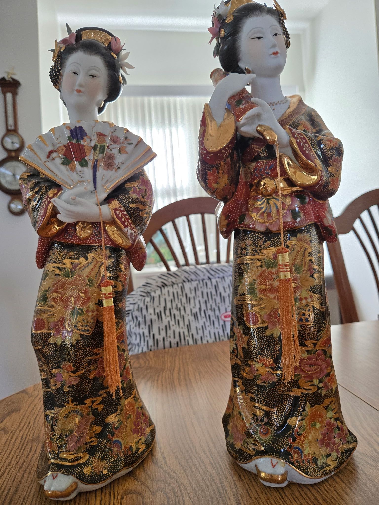 Oriental Golden Geisha Dolls