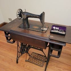 Well Kept Working Singer Sewing Machine With Table And Attachments