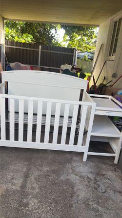Babay crib used as es