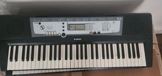 Yamaha PSR E213