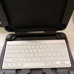 APPLE MAGIC KEYBOARD WITH PELICAN CASE