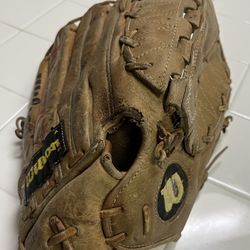 Wilson Baseball Glove .. The A2000 - XLC