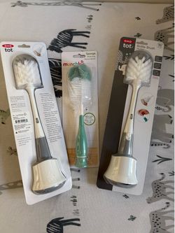 2 Baby bottle brushes