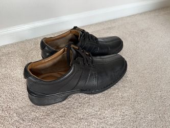 Clarks shoes, size 7M, black
