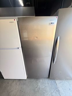 FRIGIDAIRE - 16 cu. ft. Garage Ready Convertible Frost Free Upright Freezer in Fingerprint-Resistant Stainless Steel 🥶