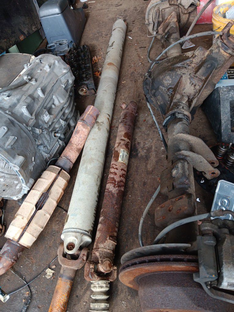 2004 Silverado Parts Drivelines,headlights, Ecm,