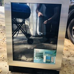 Hisense Beverage Refrigerator