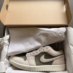 Jordan 1 Low SE (BRAND NEW)