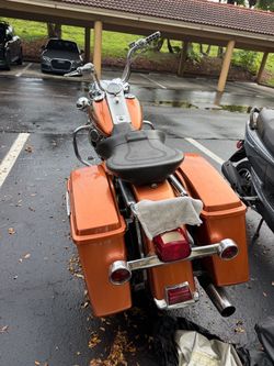 2005 Orange Harley-Davidson road king