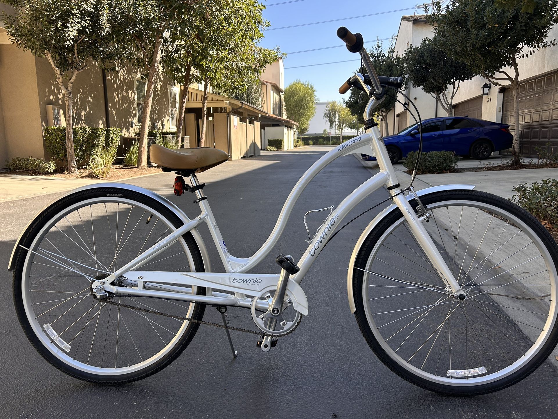 Electra “Townie 700c” 3 Speed Ladies Beach Cruiser Bike 700c