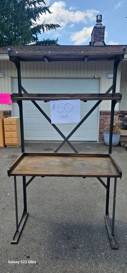 Desk (3 tier)