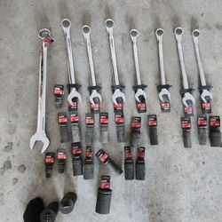 Urrea Combination Wrenches and Impact Sockets Set