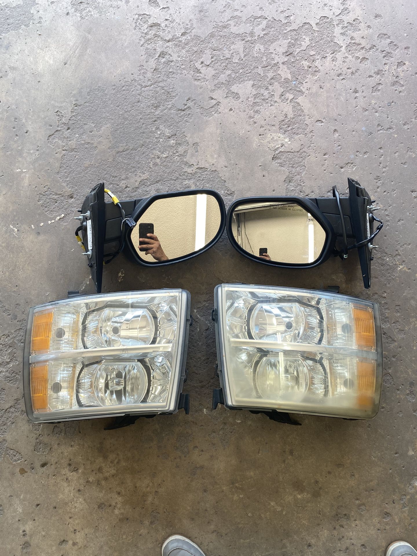 2010 Chevy Silverado Side Mirrors And Headlights