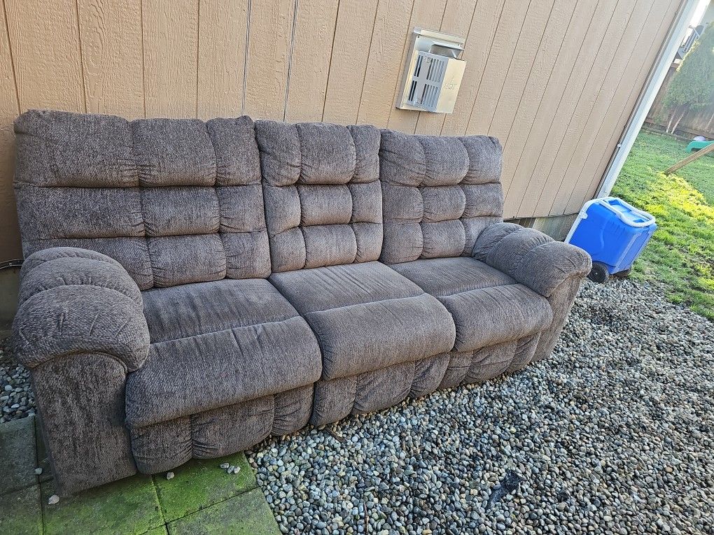 Reclining Sofa