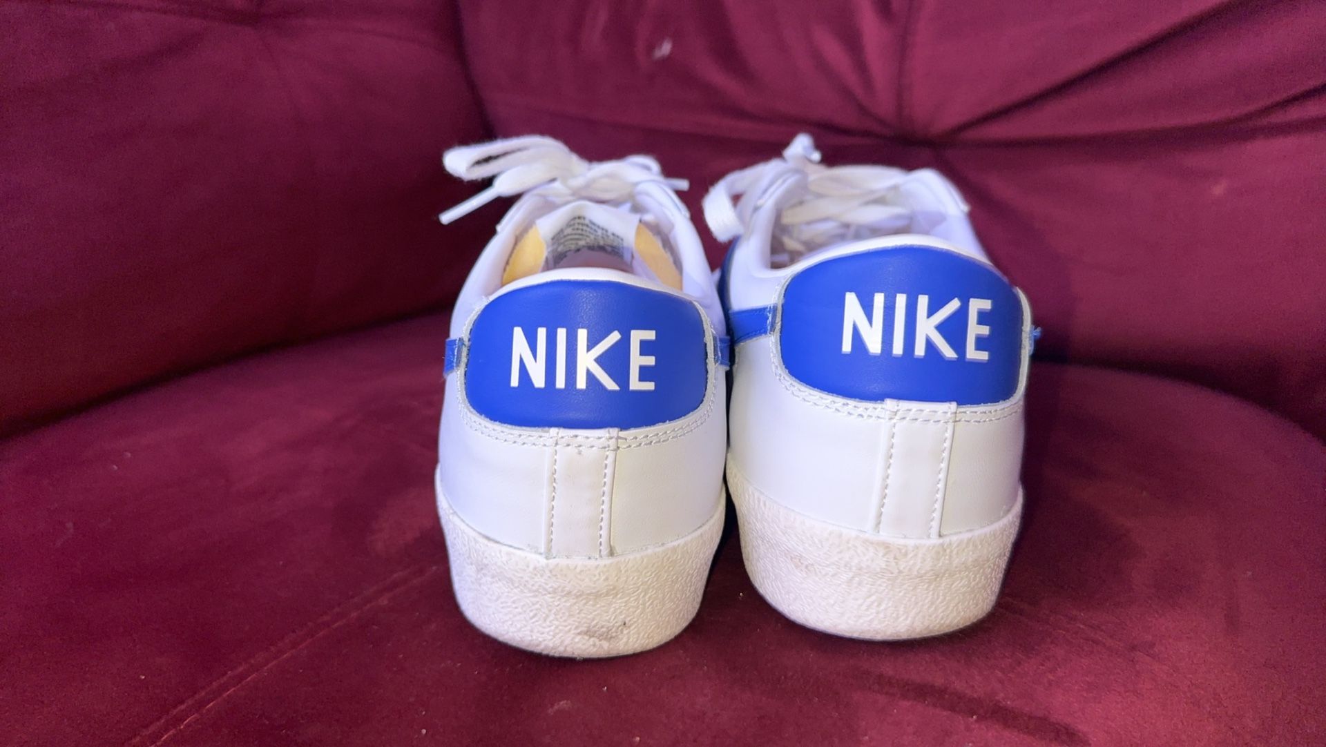 Selling These Nike Men’s