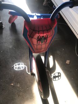 Spider-Man Kids Bike with drifting Wheels