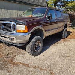 2000 Ford Excursion XLT Limited 4WD , 130,000 Miles. Approx 6 " Lift Kit , Sq