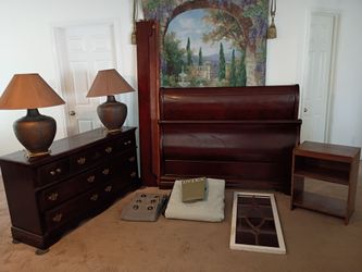 Broyhill Monticello Queen solid wood sleigh bed & 7 drawer dresser, Intex 24" lux airbed mattress, 2 large lamps, nightstand, 4 Gray curtains, mirror.