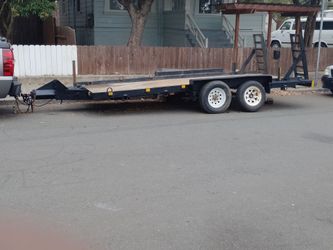 Heavy equipment trailer
