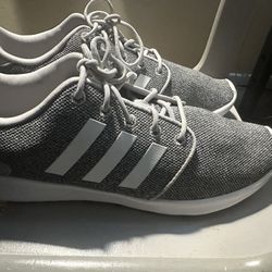 Adidas Cloud foam 9.5
