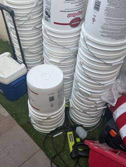 Buckets 4.8 gallons