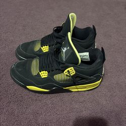 Jordan 4 Retro Thunder 2012