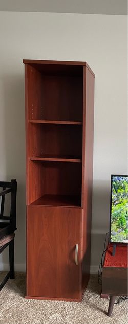 Two cabinets with 5 shelves