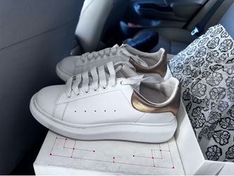 McQueen women