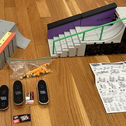 Tech Deck skate park and bowl builder