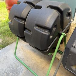 Used 37-Gal Outdoor Recycled Plastic Tumbler Composter