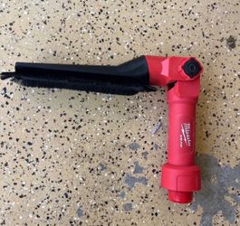 Milwaukee AIR-TIP 1-1/4 in. - 2-1/2 in. Low-Profile Pivoting Brush Wet/Dry Shop Vacuum Attachment (1-Piece)