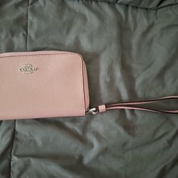 Women pink wallet