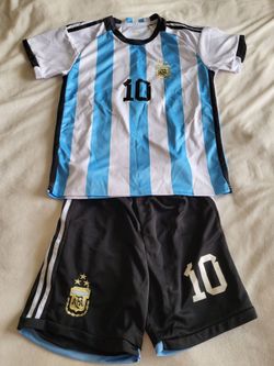 Lionel Messi Argentina soccer  jersey and shorts. Kid's size 10-12
