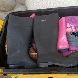 Size 6 Boys, 8 Women Rain Boots