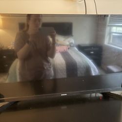 Samsung TV 33 Inch