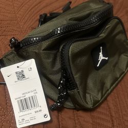New Jordan Cangurera  Bag