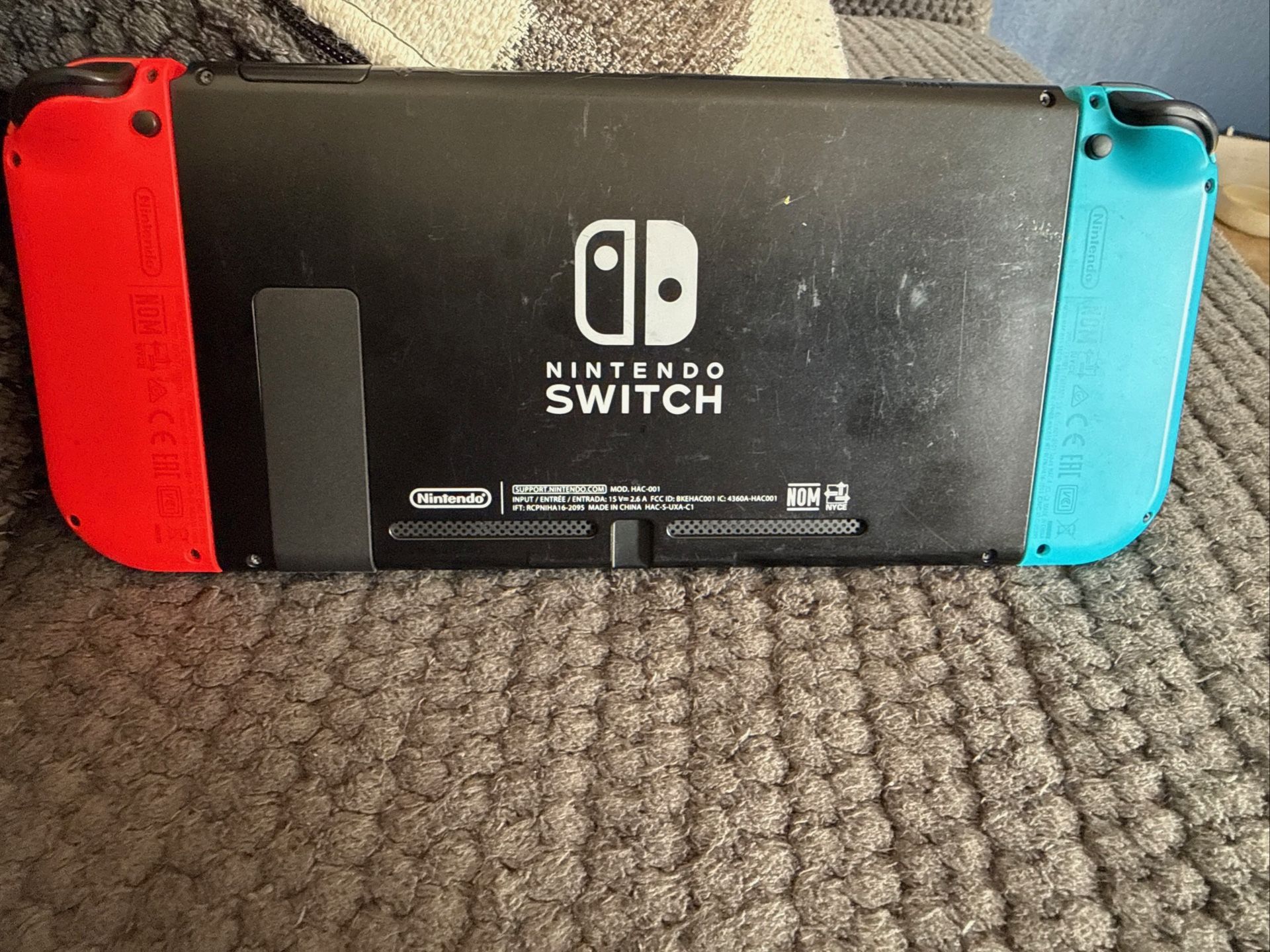 Nintendo Switch 