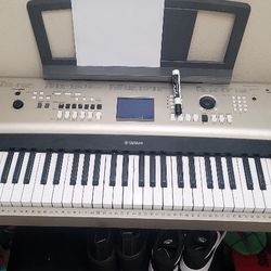 Electronic Piano 