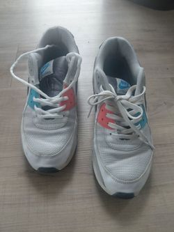 Nike Air Max 90 Sneakers