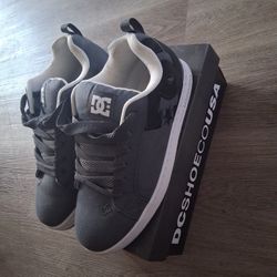 DC Shoes Size 11