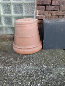Free: Large Terracotta Planter