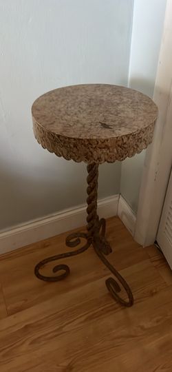 Metal plant stand