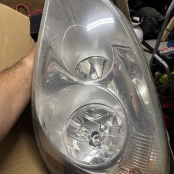 2016 Cascadia Freightliner Driver Headlight