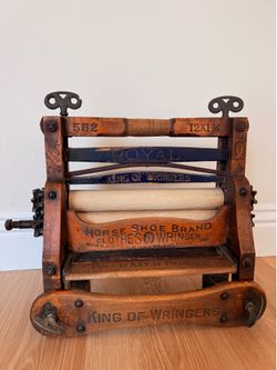 Vintage Royal Horse Shoe Brand Hand Crank Clothes Wringer Model 562 12x13 3/4