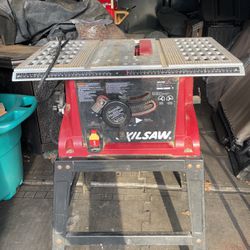 Skill Saw and Miter Saw Package 