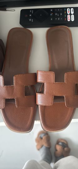 Sandals Size 6 Like New 