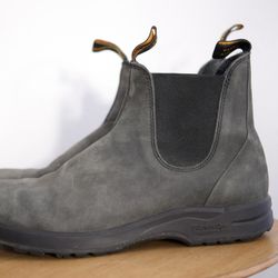 Blundstone  Classic Chelsea Boots Rustic black (size 10 US/ 9AU)